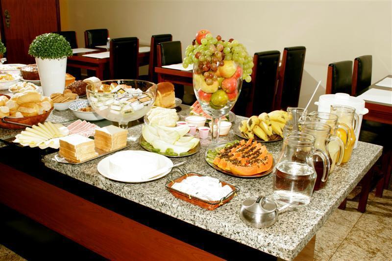 Rodes Palace Hotel Патросиниу Экстерьер фото